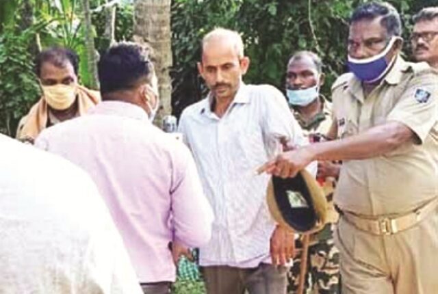 Man Holds Mother Hostage To Evade Arrest In Odisha Sambad English