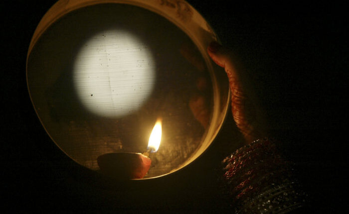 Karwa Chauth 2021 Date, Upvas Time, Muhurat and all you need to know