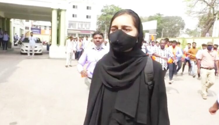 Hijab row; ‘I will abide by the court order’- K’taka student who raised “Allahu Akbar” slogan while confronted by mob says.