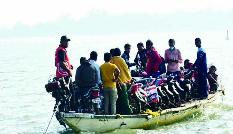 New Year picnicking 784 unregistered boats operating in Chilika Lake could invite mishap