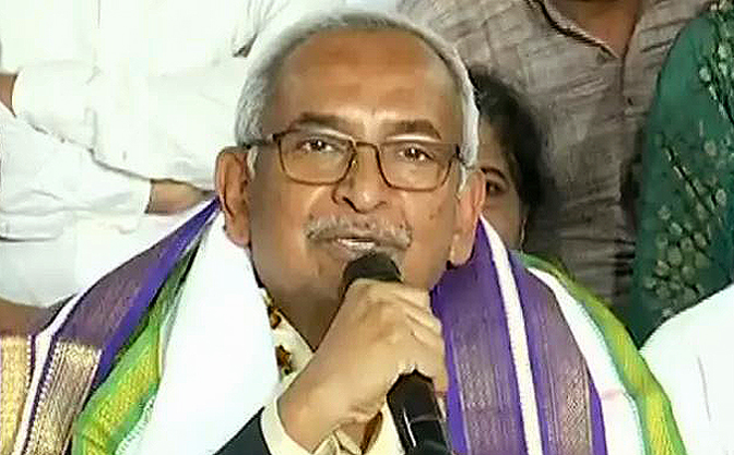 Ex-chief secy Bijay Patnaik targets Odisha govt over ‘degraded governance’; BJD reacts