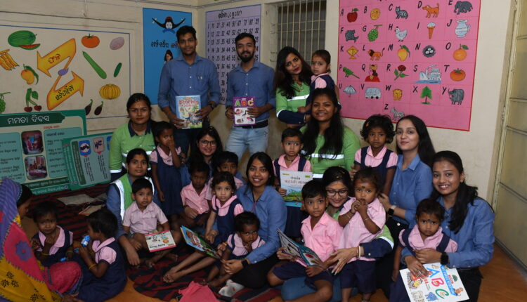 Vedanta Aluminium donates over 600 Books to children on International Children’s Book Day_Image 1